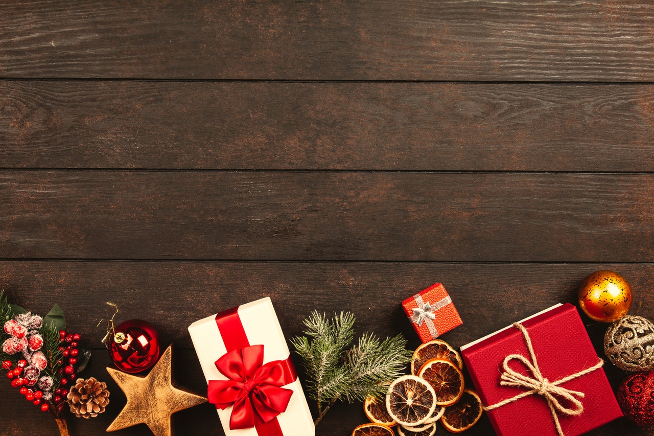 Świąteczny prezentownik – najlepsze pomysły na prezenty