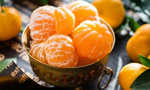 Zdrowotne korzyści płynące ze spożywania mandarynek i ich wpływ na kaloryczność diety